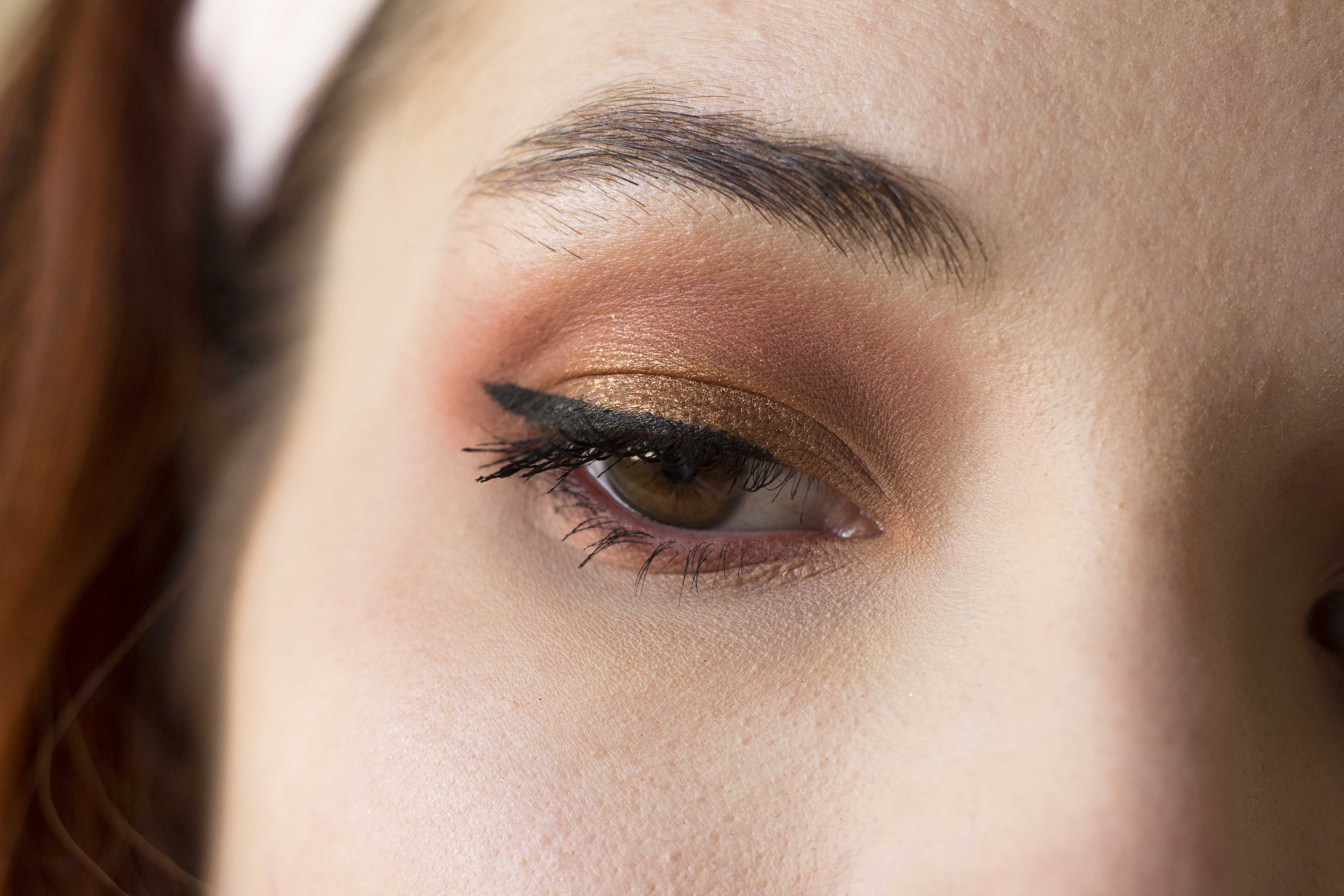 Make-up with huda beauty warm brow obsessions
