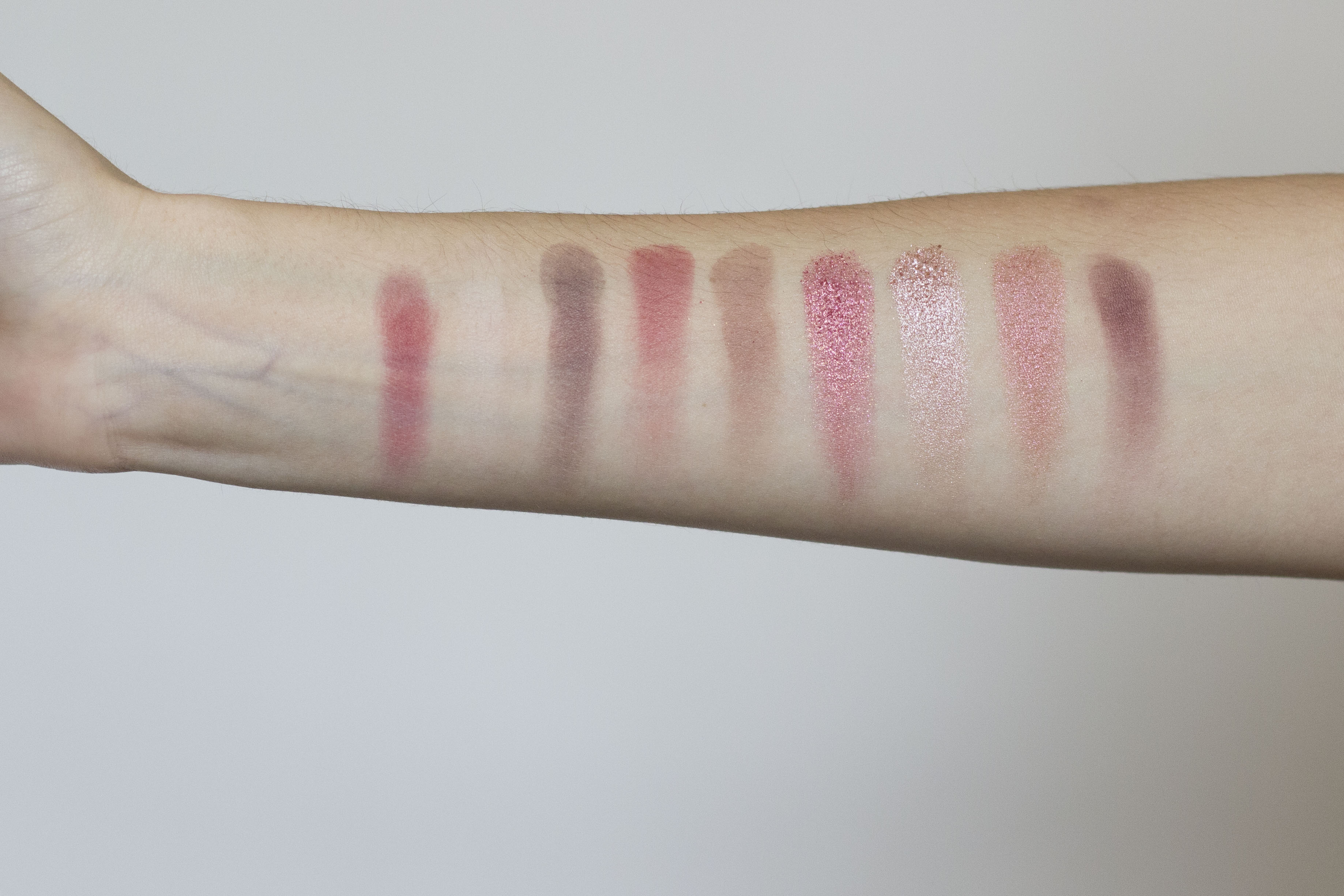 Huda Beauty Mauve Obessions Swatchs